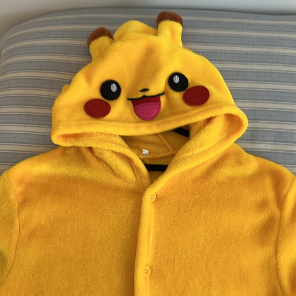 POKÉMON PIKACHU PJ’s/Costume.Buttons front/zipper back.pit to pit 18” inseam 18”
